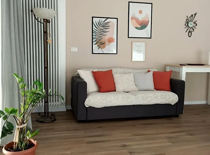 別荘 Rossomattone スルモナ