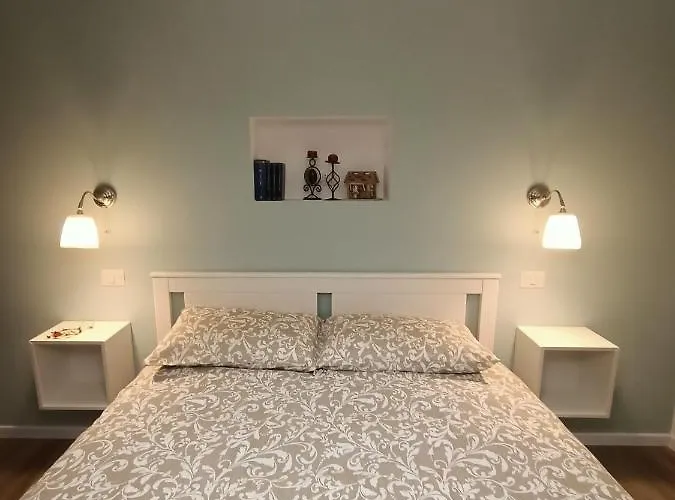 別荘 Rossomattone スルモナ